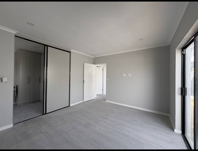 3 BEDROOM HOUSE FOR SALE IN SANDOWN